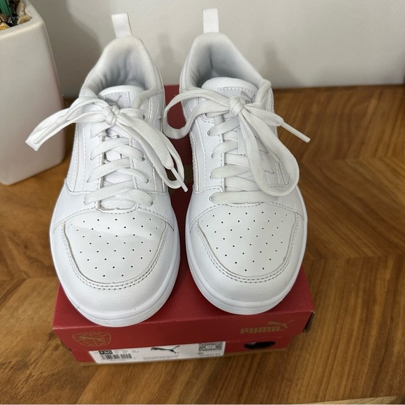 Puma Rebound V6 Sneakers SZ 13C White Lace Up Cheerleading Activewear EUC - Picture 4 of 8